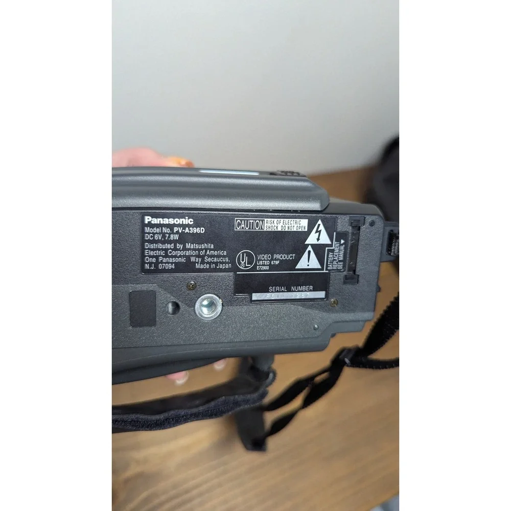 Panasonic Palmcorder IQ PV-A396D VHS-C Camcorder 16x Zoom Bundle with Bag‎ Tapes